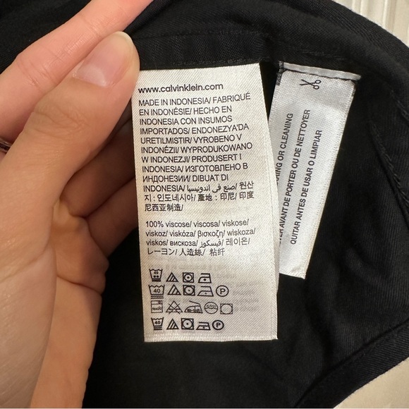 Calvin Klein Sleeveless Blouse - Picture 2 of 4